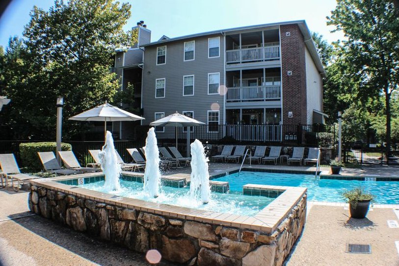Lincoln Woods Apartments