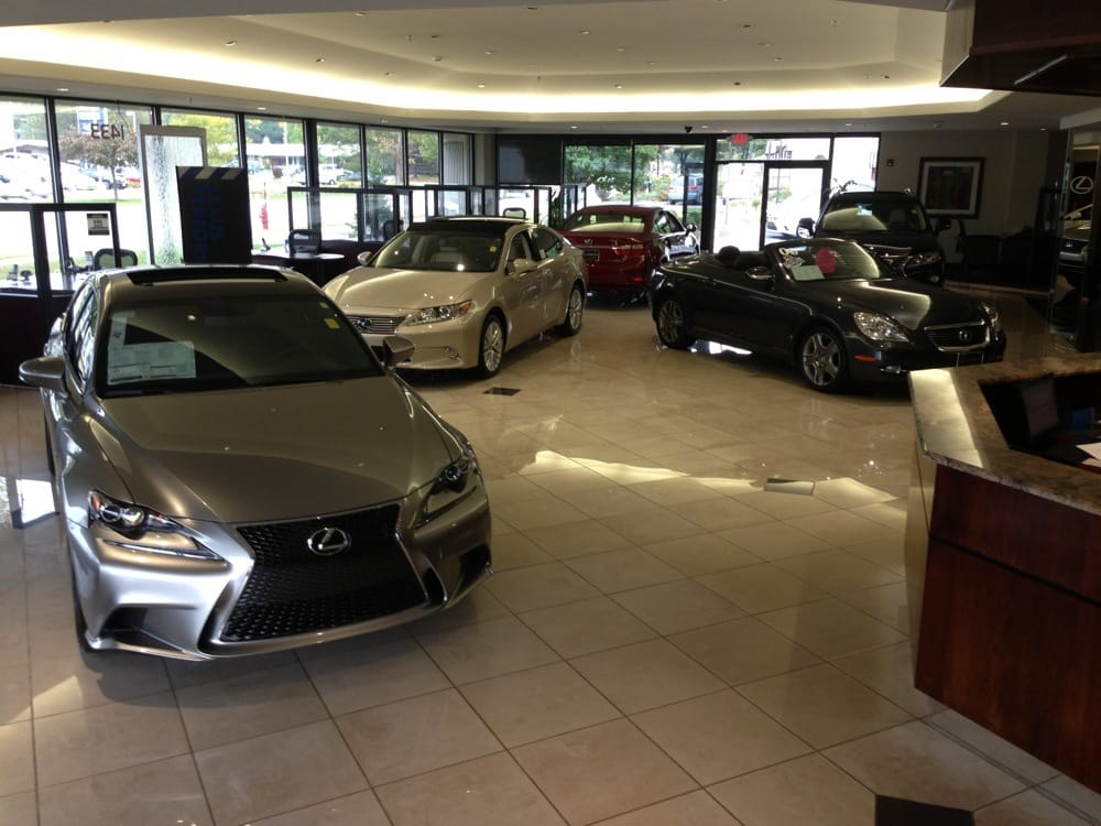 Lexus of Milwaukee 12 Photos Car Dealers 1433 W Silver Spring Dr