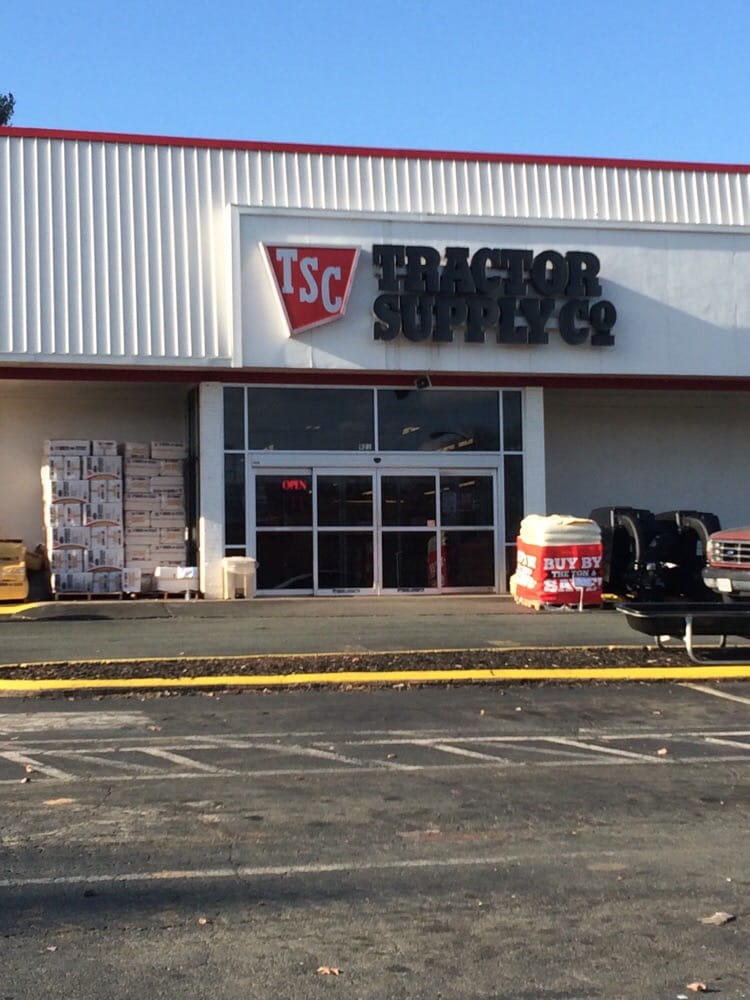 Tractor Supply Co Charlottesville Hardware Stores 921 River Rd