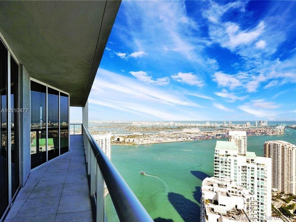 PARAISO BAY APARTMENTS