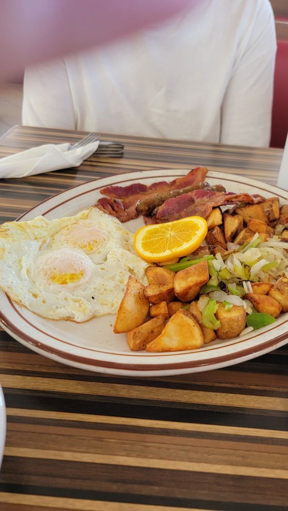 Tom's Famous Family Restaurant