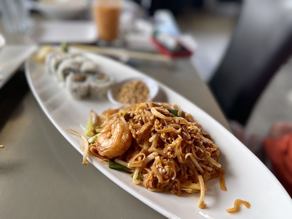 Baitong Thai & Sushi Bar