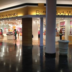 bath body works cosmetics beauty supply 4465 poplar ave bath and body works oak court