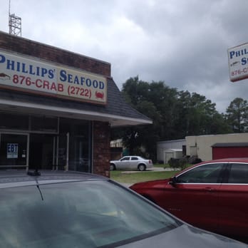 Phillips seafood live casino phone number