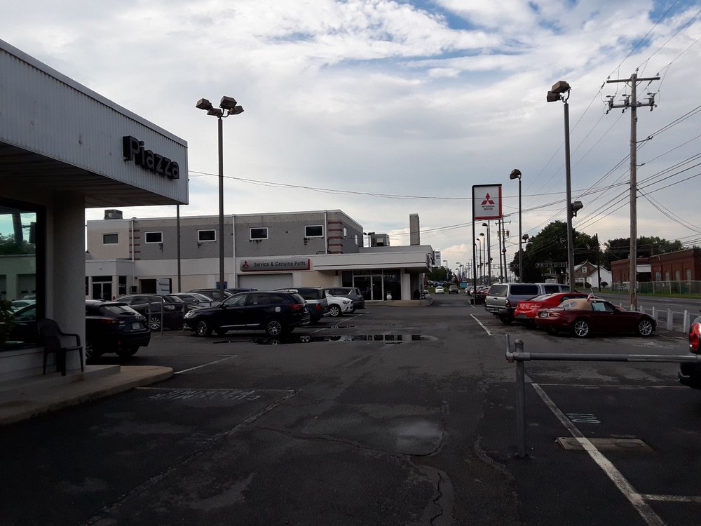 Piazza Mitsubishi