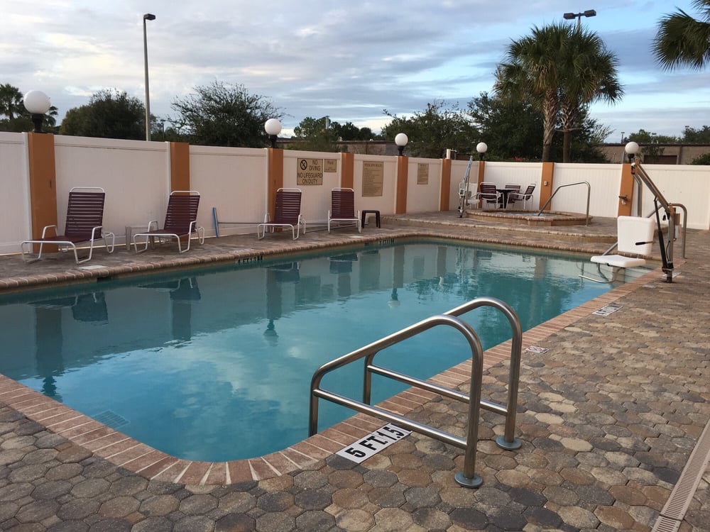 Comfort Suites Near Raymond James Stadium 35 Photos & 17 Reviews