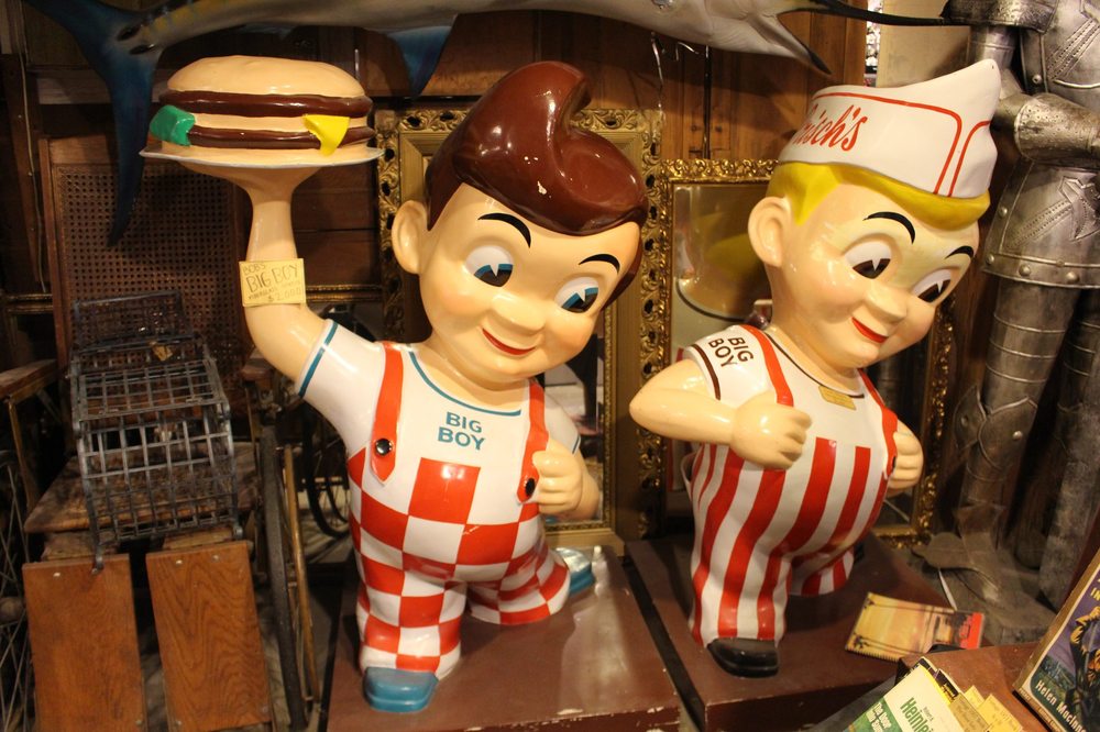 Ballyhoo Curiosity Shop
