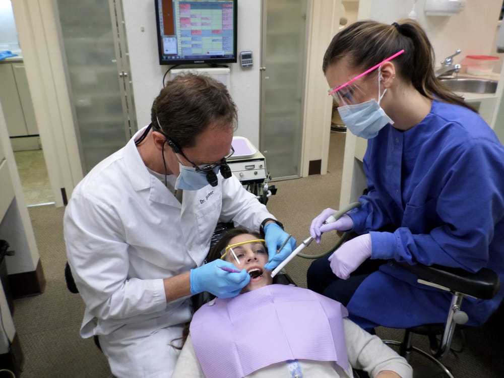 image of business William R Hummer, DDS