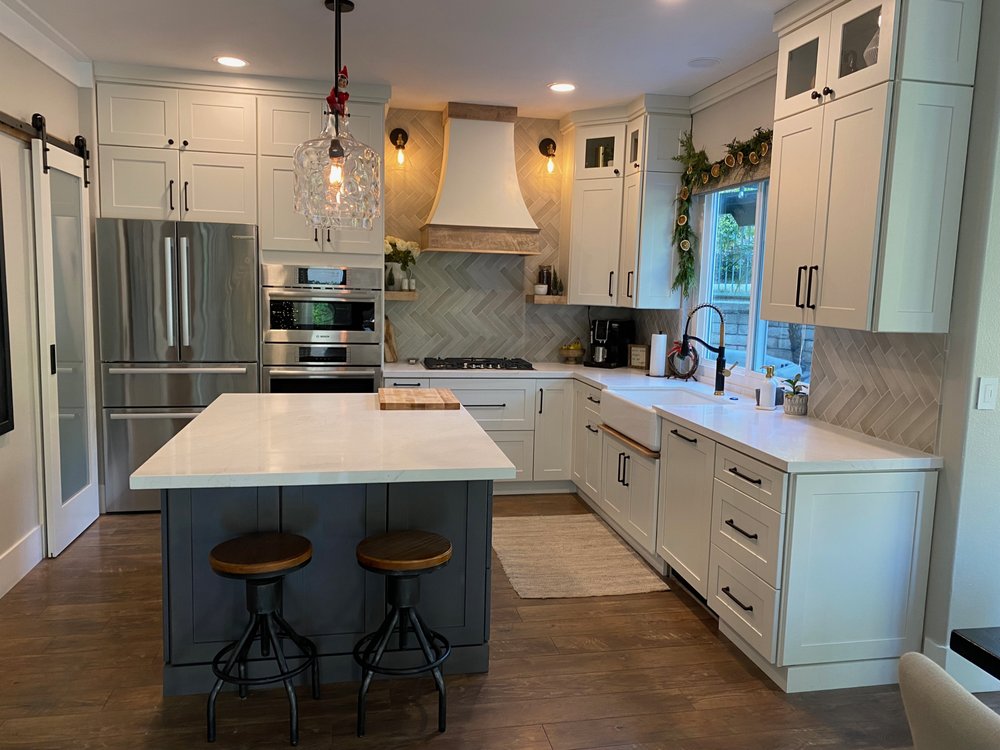 405 Cabinets & Stone