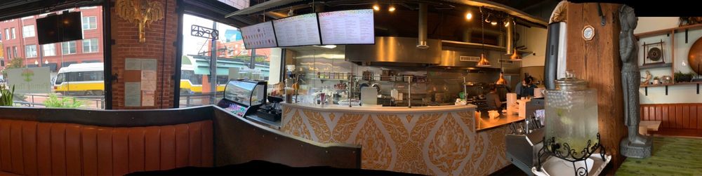 Family Thais Asian Bistro