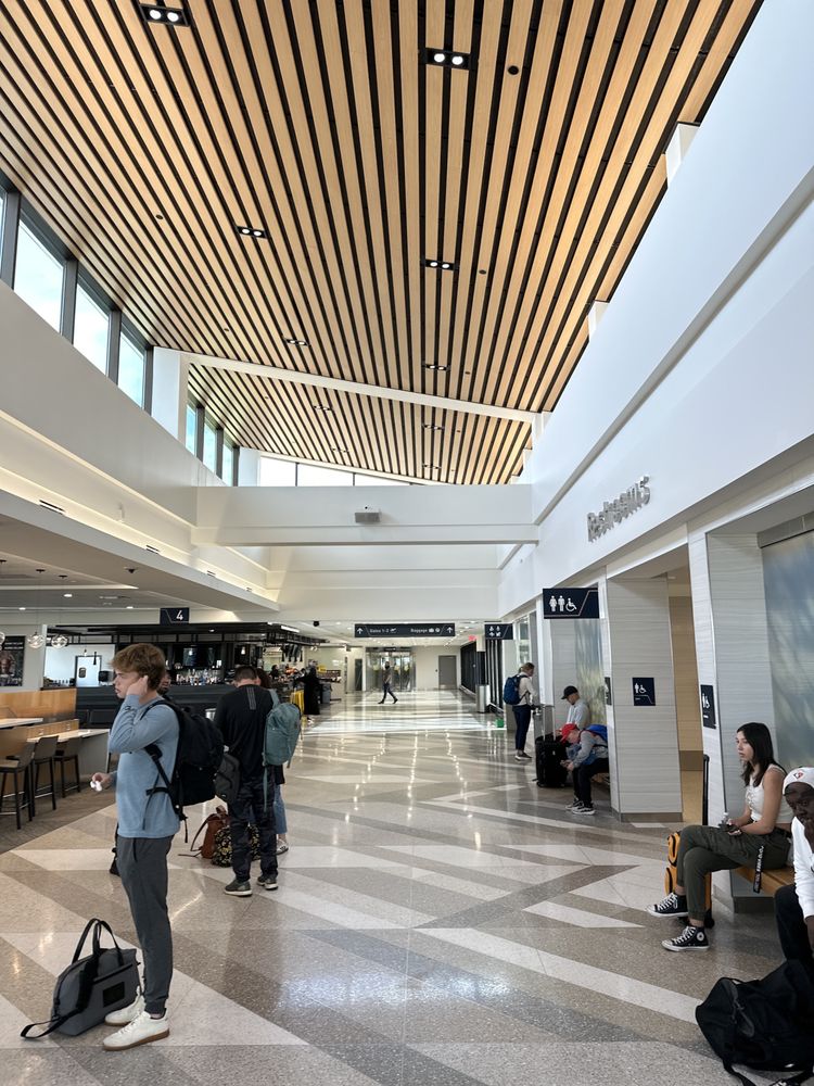 Lincoln Airport - LNK