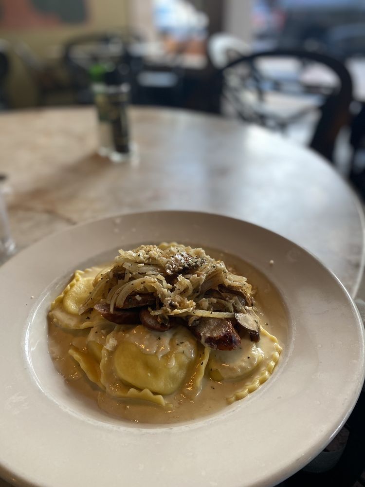Fav's Italian Cucina Fav's Italian Cucina