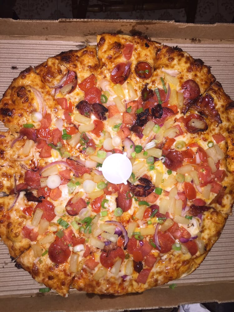 Wow Maui Zaui With Pepperoni And Bacon Where Is The Photo Of Round Table Colma Ca United States Wow Maui Zaui