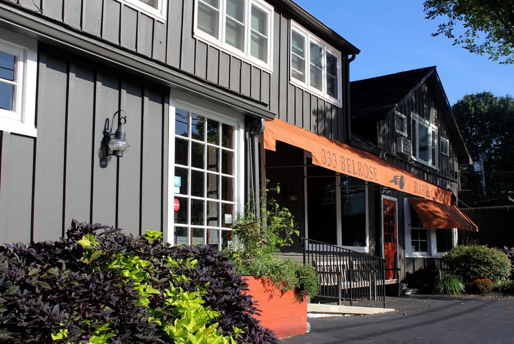 333 Belrose Bar & Grill