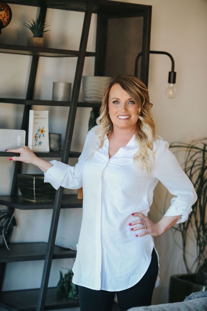 Lisa Borders- RE/MAX Select