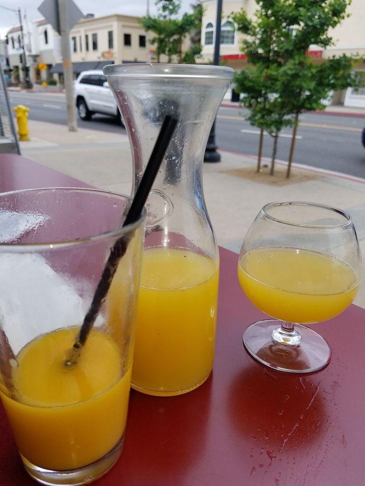 Kalaveras Juice Bars & Smoothies 1600 S Azusa Ave, City of Industry