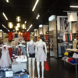 Guess Factory Store - 11 Photos - Outlet Stores - 300 Taylor Road ...