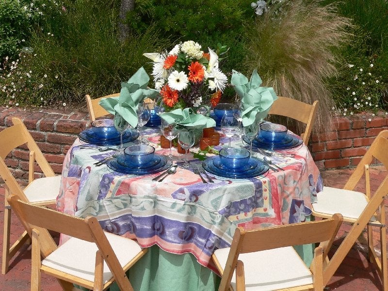 48 Round Table Seats 6 8 With Natural Wood Chairs Casblanca Photo Of A Party Center San Rafael Ca United States 48
