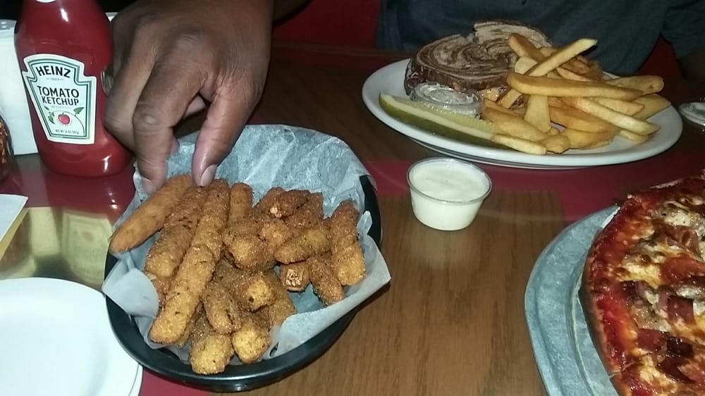 Perry’s Pizza Joynt 32 Photos & 57 Reviews Pizza 39 W North Ave