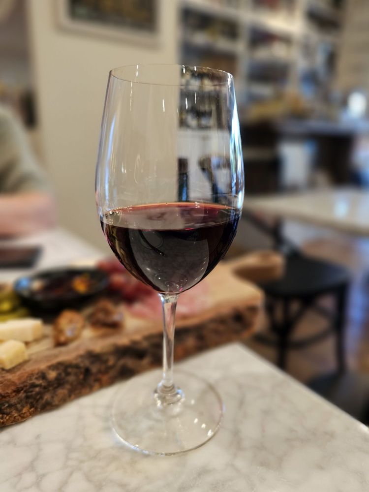 Trova Wine plus Market