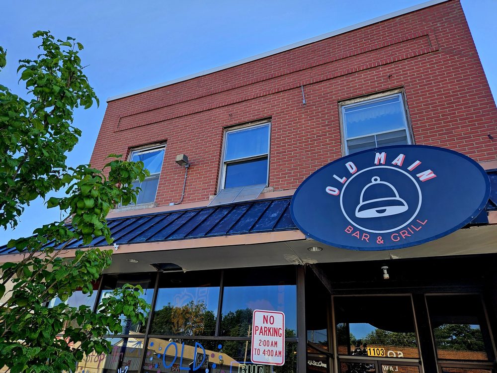 Old Main Bar and Grill