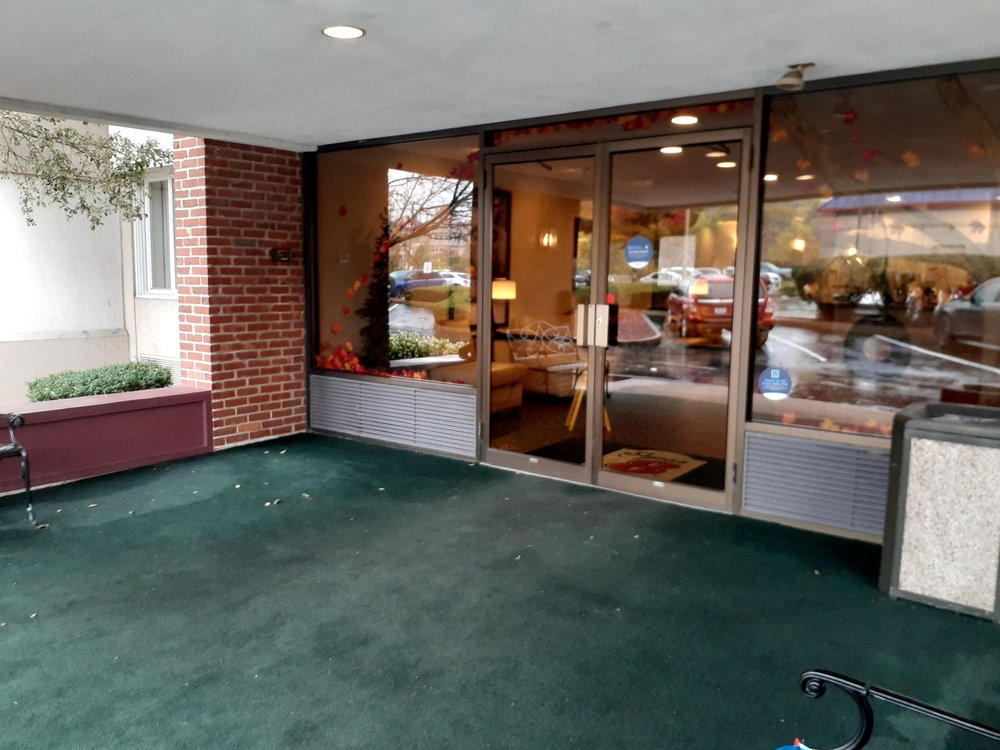 Super 8 by Wyndham State College