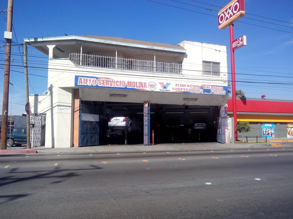 Auto Servicio Molina Auto Repair Calzada Tecnológico 12414, Mesa de