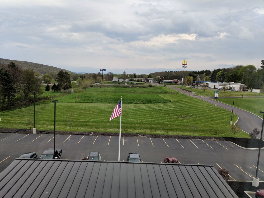 Holiday Inn Express & Suites Jamestown