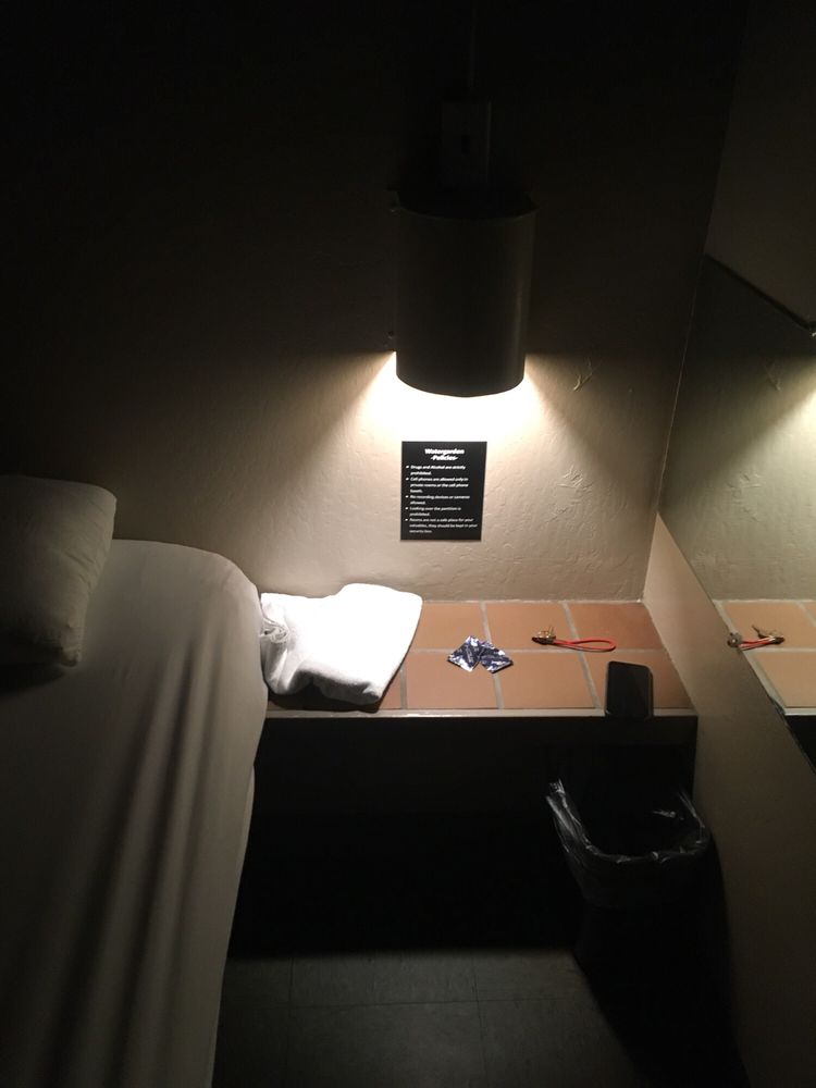 Watergarden 35 Reviews Adult Entertainment 1010 The Alameda