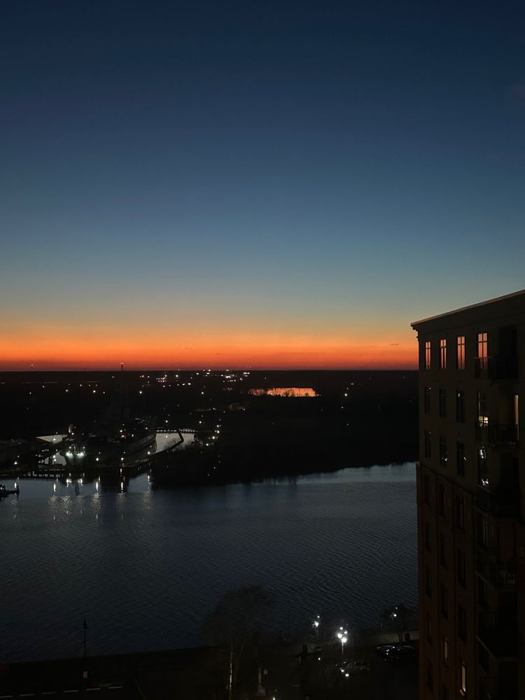 Wine Knot Sky Bar & Lounge