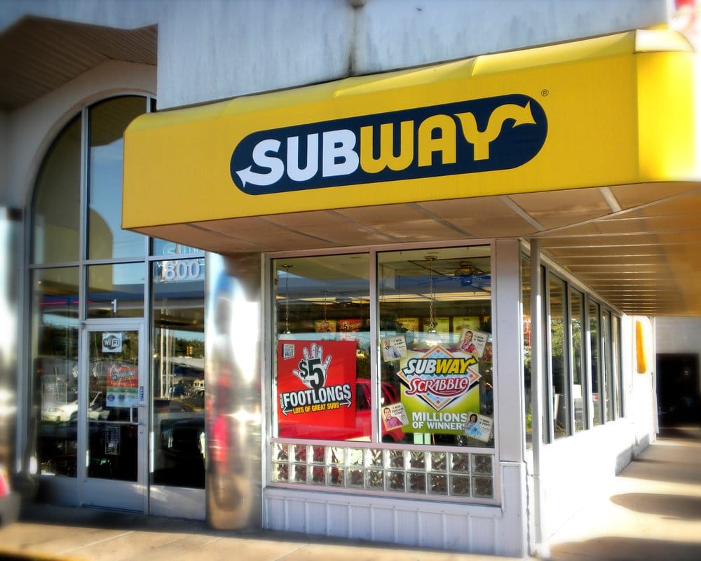 Mobil Plaza Gas Stations 800 28th St SW, Wyoming, MI Restaurant