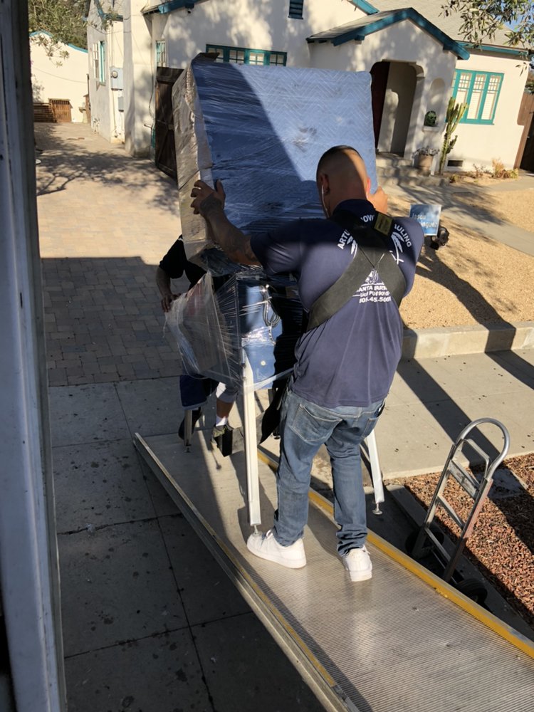 Arturo's & Son's Moving