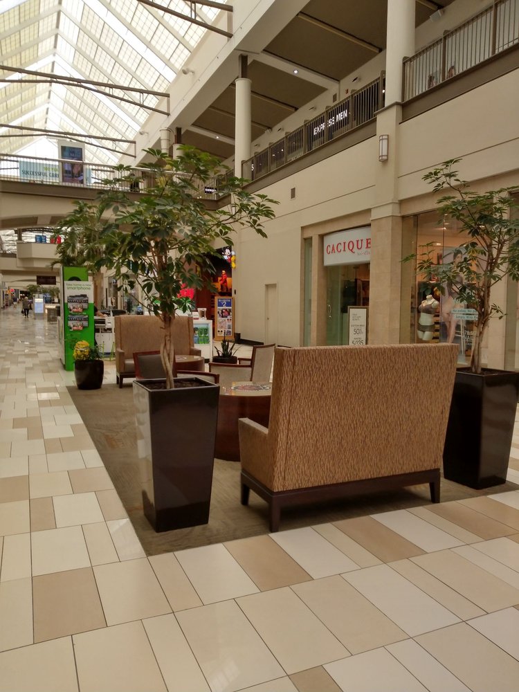 Crossgates Commons Shopping Centers 161 Washington Avenue Extension