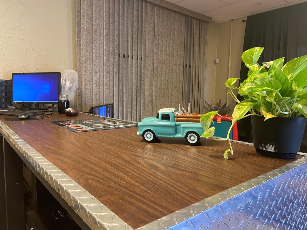 Peep’s Garage