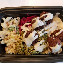 Foto zu Sababa - San Francisco, CA, Vereinigte Staaten. Falafel, cauliflower, quinoa bowl