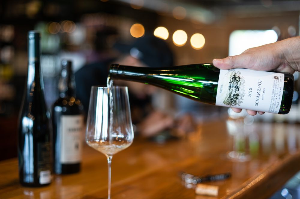 LouElla Wine, Beer & Beverage