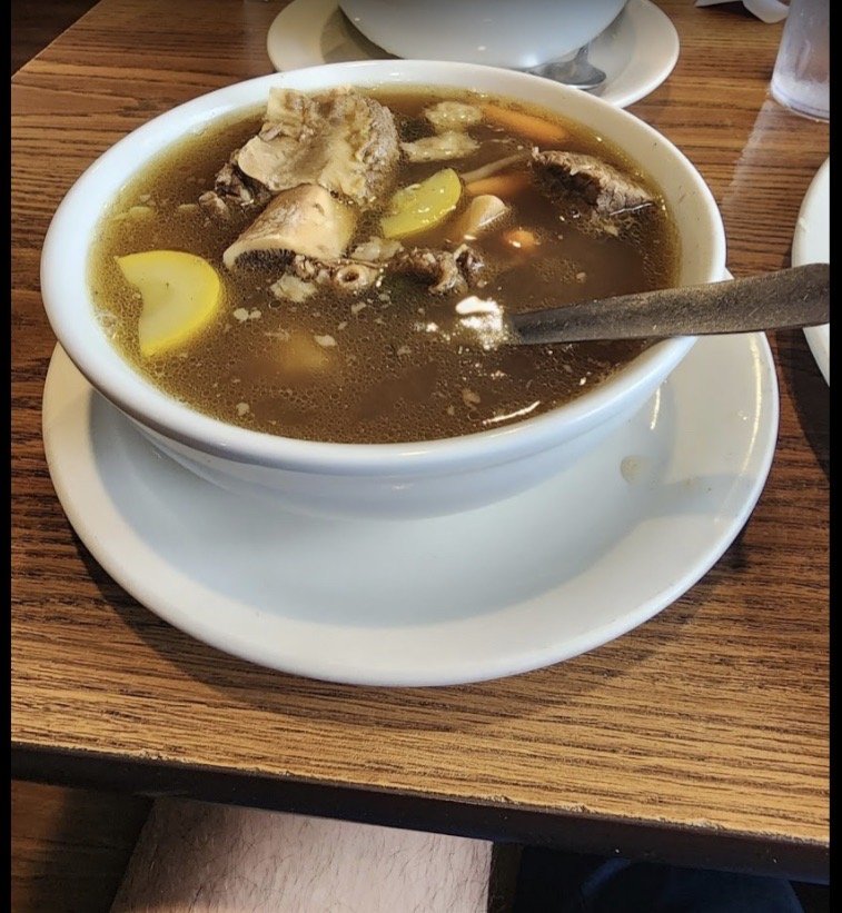 Cleo Restaurant Bar & Grill