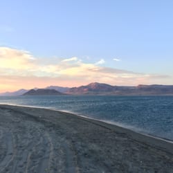 Crosby S Lodge 15 Photos 11 Reviews Hotels 30605 Sutcliffe Photo Of Crosby S Lodge Sutcliffe Nv United States Such A Beautiful Lake