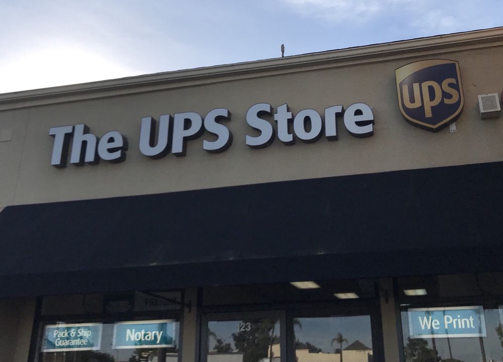The Ups 14 Photos 90 Reviews Centers