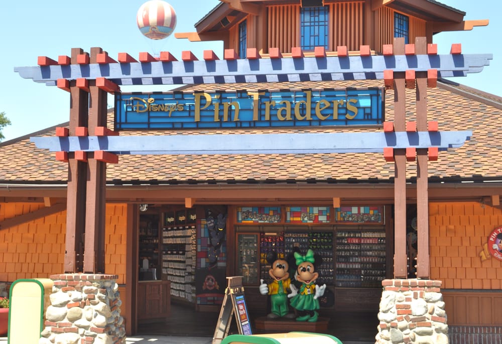 Pin Traders 32 Photos & 18 Reviews Souvenir Shops Downtown Disney