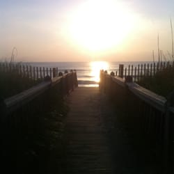 Nags Head Beach Inn 11 Reviews Hotels 303 E Admiral St Photo Of Nags Head Beach Inn Nc United States Walkway