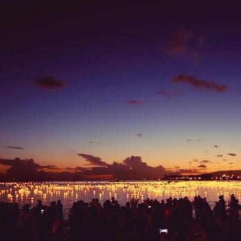 lantern floating hawaii memorial day 312枚の写真 44件の