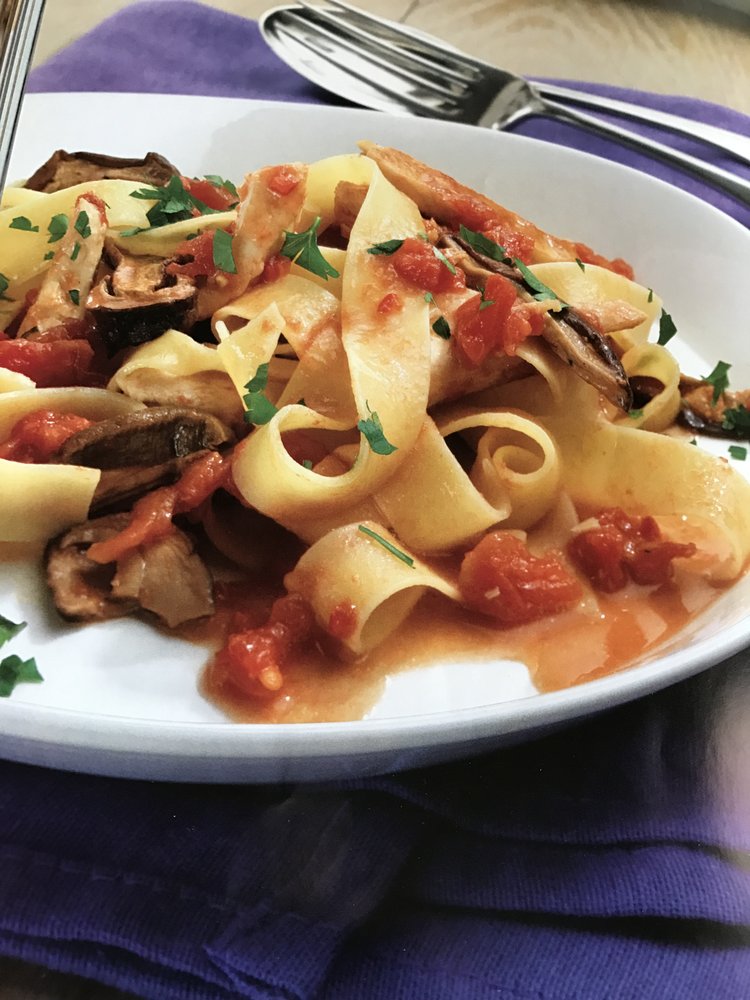 La Cucina Bistro & Wine Bar