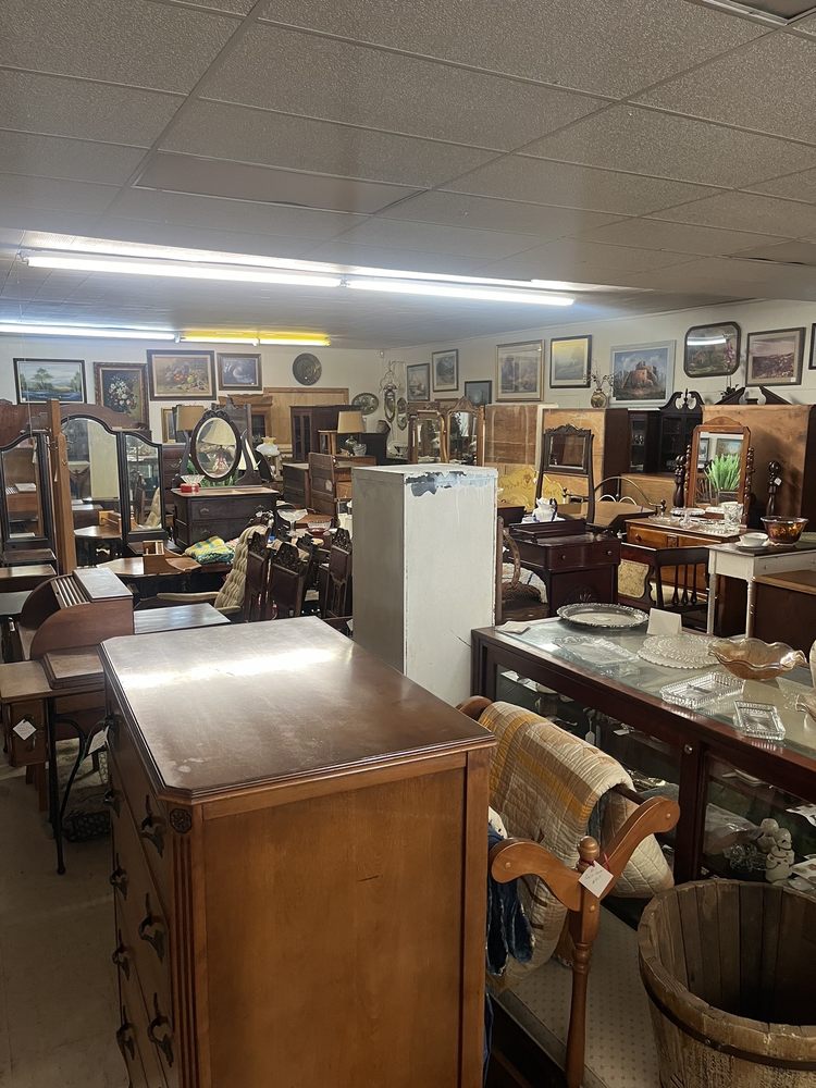 Laurent Street Antique Mall
