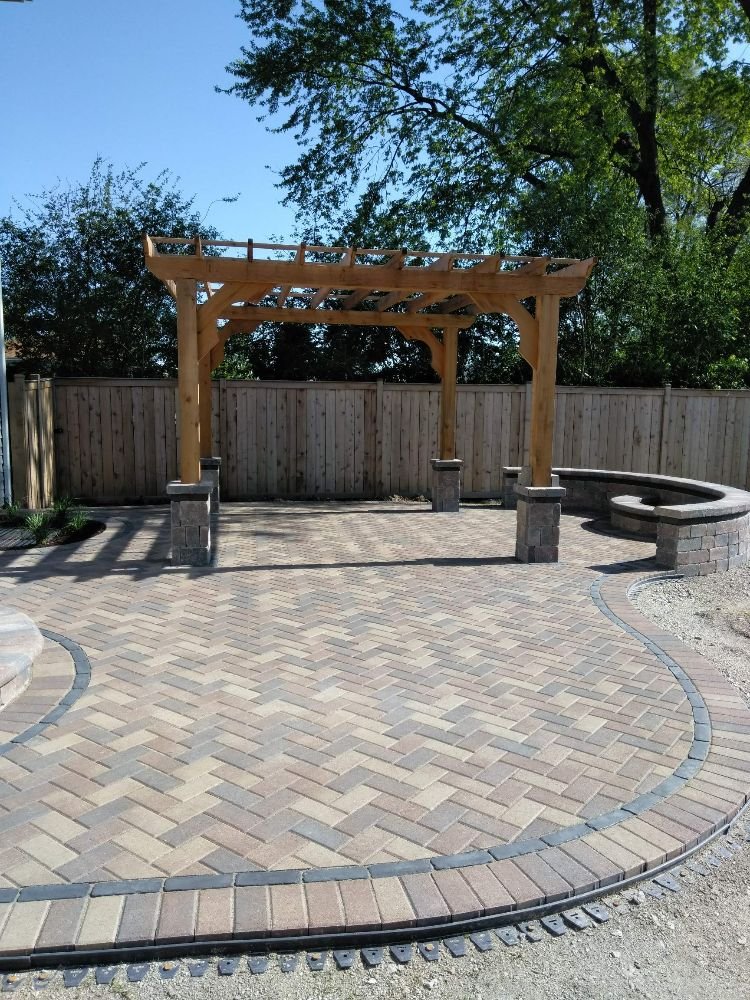 Sierra Hollandstone Patio With Basalt Copthorne Accent Cedar Photo Of Hope S Landscaping Aurora Il United States Sierra Hollandstone Patio With