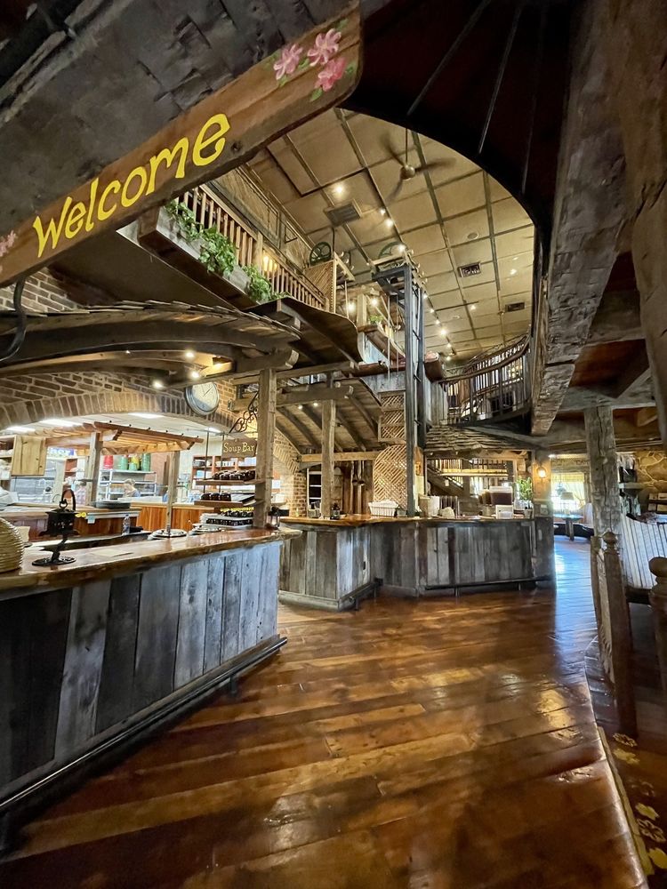 The Yellow Deli - Hiddenite