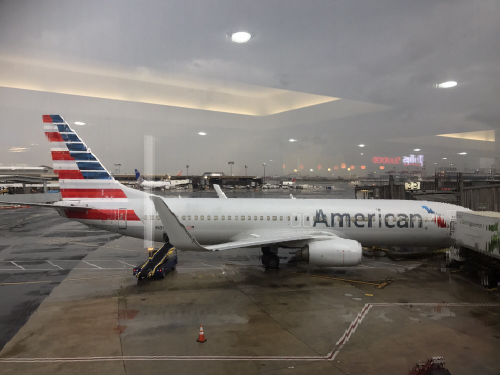 American Airlines 10 Photos & 71 Reviews Airlines Newark International Airport, Newark, NJ