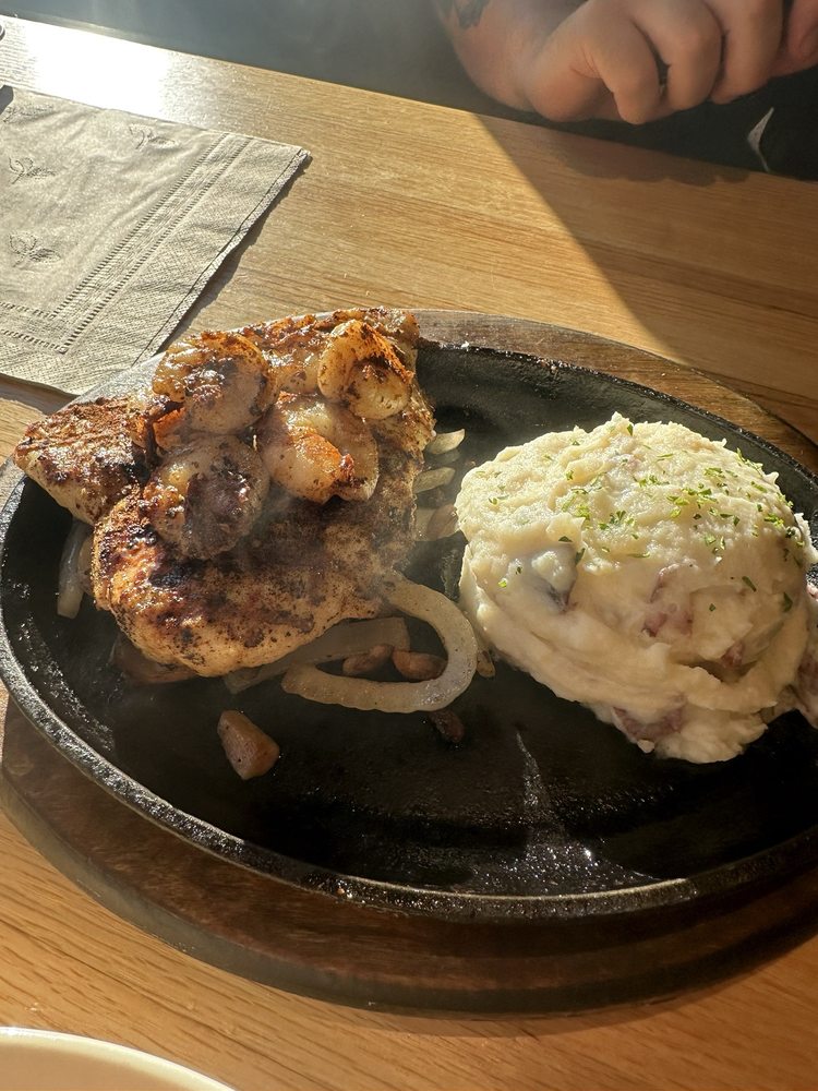 Applebee's Grill + Bar