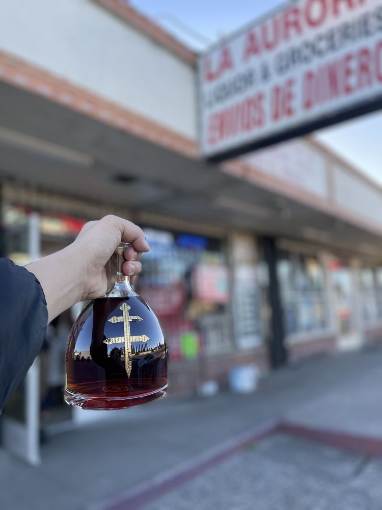 La Aurora Liquor