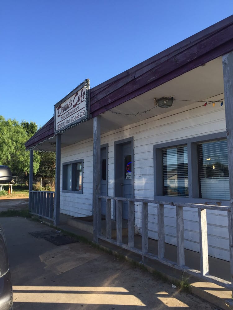 Devine Cafe Restaurants 1202 W Hondo Ave, Devine, TX Restaurant